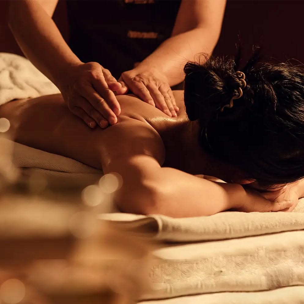 Đả thông kinh lạc vai gáy Tân Bình